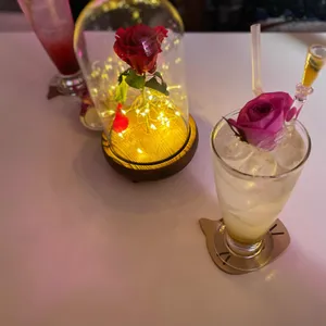 유니르 사진