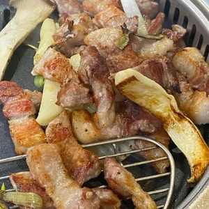 두툼참숯초벌구이 사진