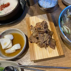 더진국 수육국밥 사진