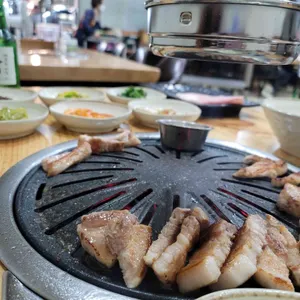 온천약돌한우돼지정육식당 사진