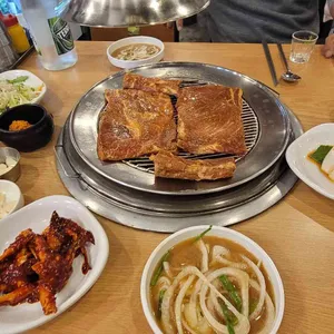 흥부골숯불돼지왕갈비 리뷰 사진