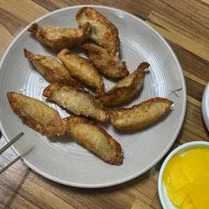 유정손만두 사진