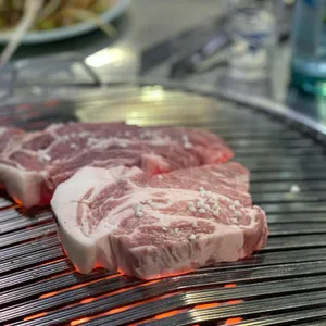 연탄불 생고기 사진
