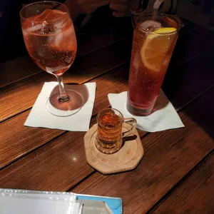 아도니스 리뷰 사진