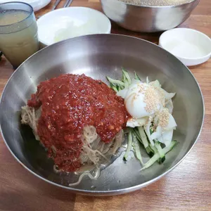 엄지냉면 사진