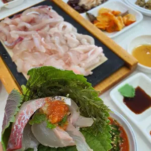 뱃고동횟집 사진