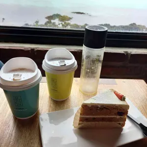 봄날 카페 리뷰 사진