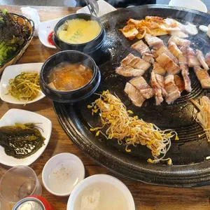 우리왕뚜껑생삼겹살 리뷰 사진