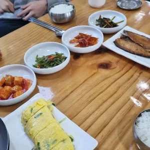 앞뜰식당 사진