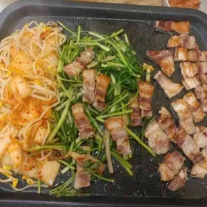 통돼지네 사진