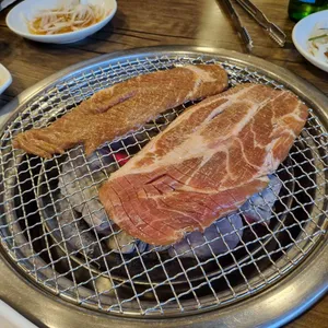 참버드나무집 사진