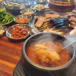 서현돼지 사진