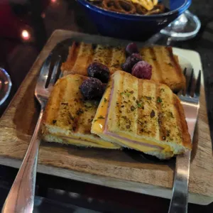 메이비 사진
