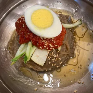 육쌈냉면 사진