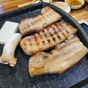 마포참숯왕소금구이 사진