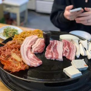 지리산흑돼지구이 사진
