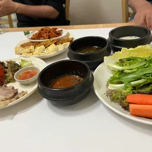 건업리보리밥 사진