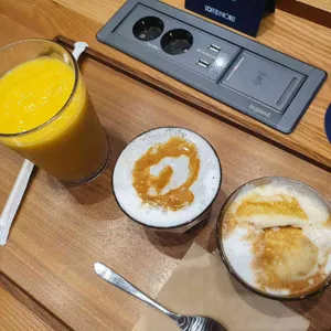 커피앳웍스 사진