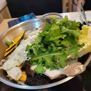 남산편백집 사진