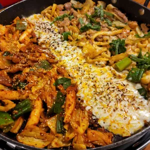유가네 닭갈비 사진