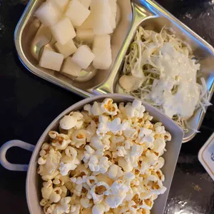수요치킨 사진