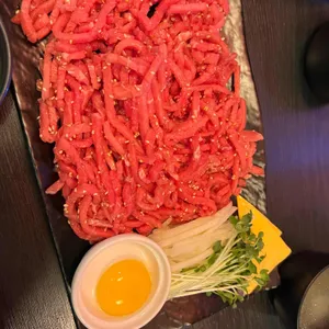 육회랑연어먹은날 사진