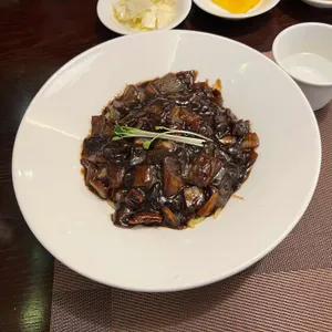 메이탄 사진