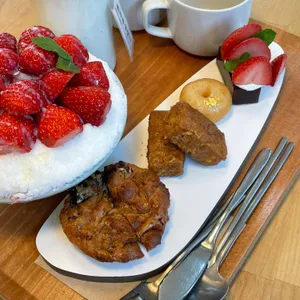 담장옆에국화꽃CCOT 리뷰 사진