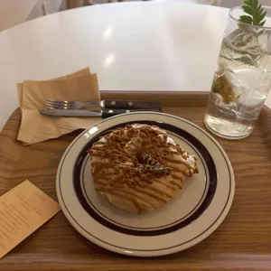 브로넛 사진