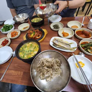 명성보리밥쌈밥 사진