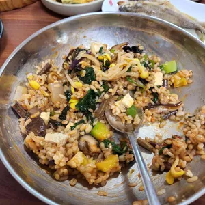 명성보리밥쌈밥 사진