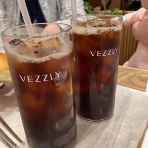 베즐리 사진