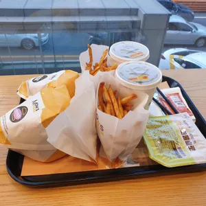 맘스터치 사진