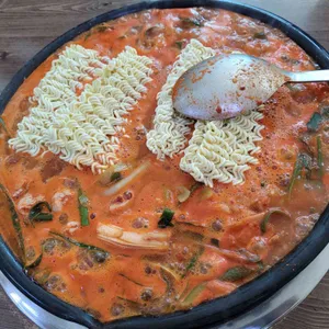 진량돼지찌개 사진