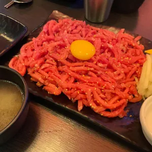 육회랑연어먹은날 사진