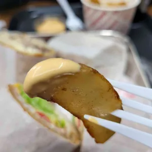퀴즈노스 사진