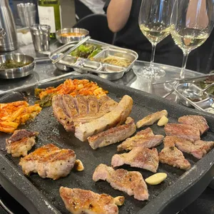 돝플러스 사진