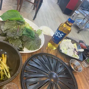 꿀꿀이통돼지 왕소금구이 사진