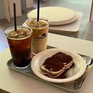 세컨브레스 사진