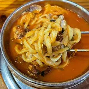 서우얼큰칼국수 사진