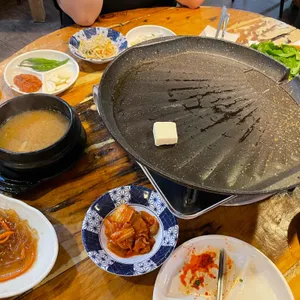 꽃돼지시집가네 사진