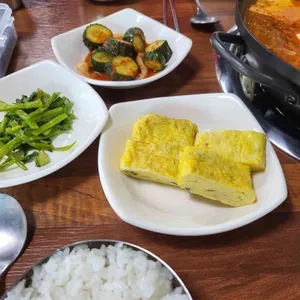 장모 묵은지흑돼지찌개 사진