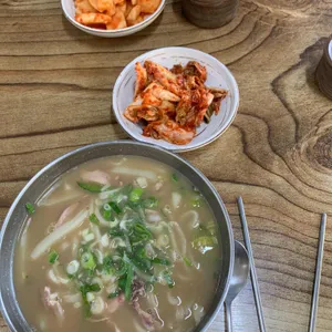 엄마손닭칼국수 사진