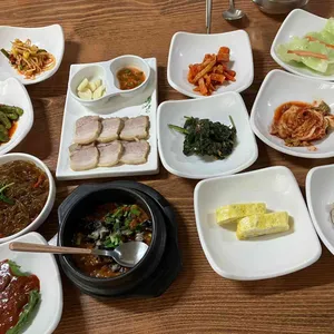 대감돌솥우렁쌈밥 사진