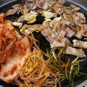 맛집솥뚜껑삼겹살 사진
