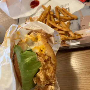 맘스터치 사진