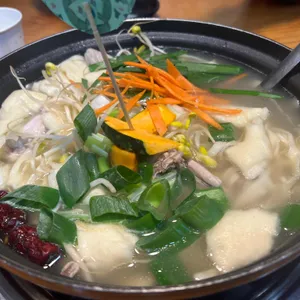 항아리 손 칼국수 대표 사진