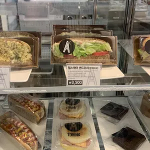 에이바우트 커피 리뷰 사진