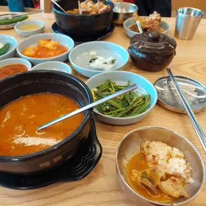 든든국밥 사진