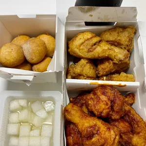 교촌치킨 사진
